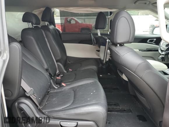 ✅ 2023 Kia Carnival SX Prestige • VIN: KNDNE5H32P6221299 • Lot: 45847354. Wystawiony na Copart z przebiegiem 20 669 mil. Bezpłatny archiwum sprzedaży aukcyjnych z USA i szczegółowy raport historii pojazdu na DreamBid. Zdjęcie 11.