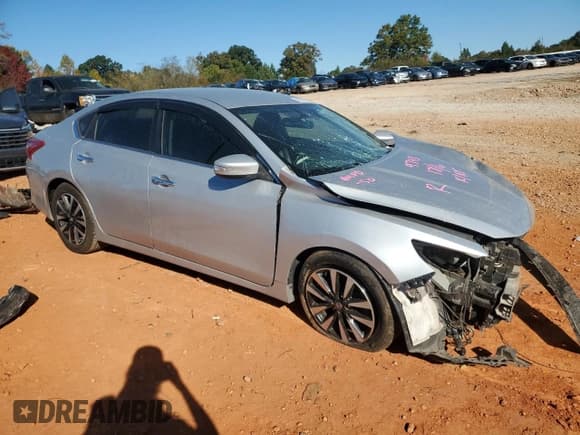✅ 2018 Nissan Altima SL • VIN: 1N4AL3AP2JC239743 • Lot: 82670495. Wystawiony na Copart z przebiegiem Nie podano. Bezpłatny archiwum sprzedaży aukcyjnych z USA i szczegółowy raport historii pojazdu na DreamBid. Zdjęcie 4.
