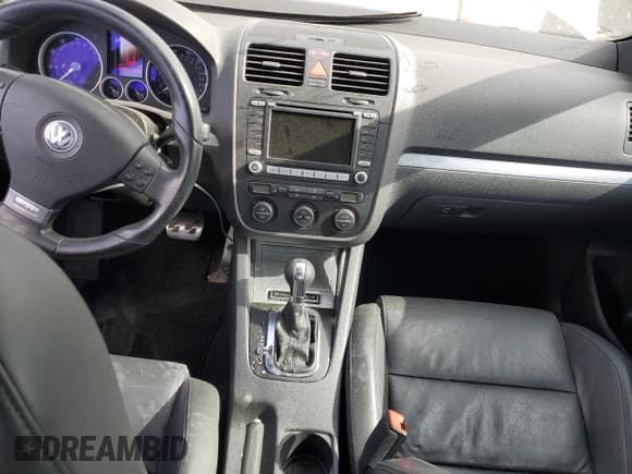 ✅ 2008 Volkswagen R32 • VIN: WVWKC71K58W236290 • Lot: 77642604. Wystawiony na Copart z przebiegiem 141 784 mil. Bezpłatny archiwum sprzedaży aukcyjnych z USA i szczegółowy raport historii pojazdu na DreamBid. Zdjęcie 8.