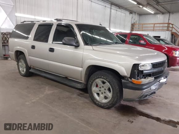 ✅ 2004 Chevrolet Suburban LS • VIN: 3GNFK16Z34G188909 • Lot: 43655239. Listed on IAAI with 272,578 mi. Free auction sales archive from the USA and detailed vehicle history report at DreamBid. Image 1.