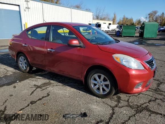 ✅ 2014 Nissan Versa SV • VIN: 3N1CN7AP5EL820400 • Лот: 93295645. Опубликован ранее на Copart с пробегом 88 553 миль. Бесплатный доступ к архиву аукционных продаж из США и подробный отчёт об истории автомобиля на DreamBid. Изображение 4.