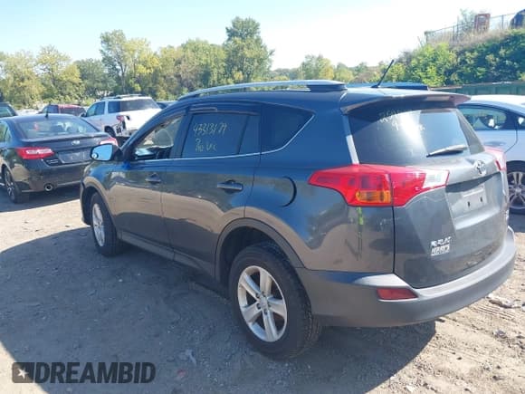 ✅ 2013 Toyota RAV4 XLE • VIN: JTMRFREV7DD028715 • Лот: 43313179. Опубликован ранее на IAAI с пробегом 181 615 миль. Бесплатный доступ к архиву аукционных продаж из США и подробный отчёт об истории автомобиля на DreamBid. Изображение 3.