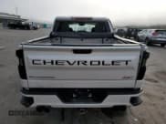 ✅ 2022 Chevrolet Silverado 1500 RST • VIN: 3GCUYEED0NG185723 • Lot: 80625785. Wystawiony na Copart z przebiegiem 73 565 mil. Bezpłatny archiwum sprzedaży aukcyjnych z USA i szczegółowy raport historii pojazdu na DreamBid. Zdjęcie 6.