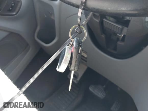 ✅ 2017 Ford Transit XL • VIN: 1FBZX2YM6HKA06914 • Lot: 41830142. Wystawiony na IAAI z przebiegiem 118 387 mil. Bezpłatny archiwum sprzedaży aukcyjnych z USA i szczegółowy raport historii pojazdu na DreamBid. Zdjęcie 11.