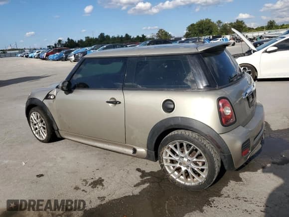 ✅ 2008 MINI Hardtop S • VIN: WMWMF73588TV32457 • Лот: 82646195. Опубликован ранее на Copart с пробегом 107 063 миль. Бесплатный доступ к архиву аукционных продаж из США и подробный отчёт об истории автомобиля на DreamBid. Изображение 2.