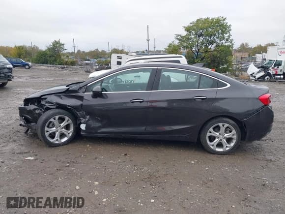 ✅ 2017 Chevrolet Cruze Premier • VIN: 1G1BF5SM6H7198275 • Lot: 43436246. Listed on IAAI with 24,435 mi. Free auction sales archive from the USA and detailed vehicle history report at DreamBid. Image 14.