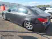 2015 Chevrolet Cruze LT z VIN 1G1PC5SB2F7178955, wystawiony jako IAAI lot #43317822 z przebiegiem 142 121 mil mil oraz . Historia ofert i sprzedaży dostępna na DreamBid. Obrazek 3.