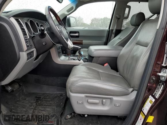 ✅ 2015 Toyota Sequoia Platinum • VIN: 5TDDW5G15FS118871 • Лот: 57771695. Опубликован ранее на Copart с пробегом 92 305 миль. Бесплатный доступ к архиву аукционных продаж из США и подробный отчёт об истории автомобиля на DreamBid. Изображение 7.