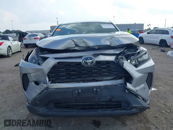 ✅ 2022 Toyota RAV4 LE • VIN: 2T3H1RFV2NC187740 • Lot: 43523934. Listed on IAAI with 27,272 mi. Free auction sales archive from the USA and detailed vehicle history report at DreamBid. Image 12.