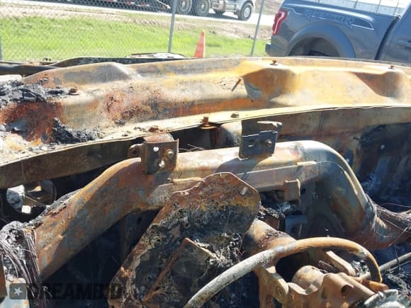 ✅ 2014 Chevrolet Silverado 1500 LT • VIN: 1GCRCREH0EZ412746 • Lot: 42366106. Listed on IAAI with Not provided. Free auction sales archive from the USA and detailed vehicle history report at DreamBid. Image 7.