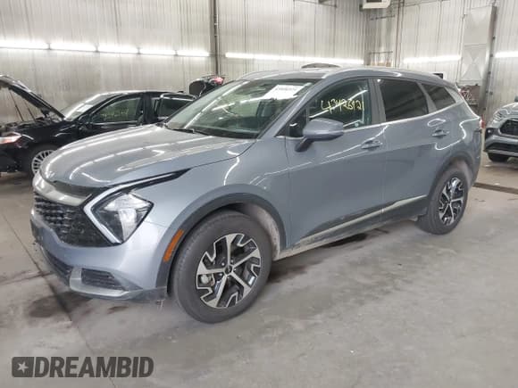 ✅ 2023 Kia Sportage EX • VIN: 5XYK3CAF6PG017622 • Lot: 43426921. Wystawiony na IAAI z przebiegiem 27 641 mil. Bezpłatny archiwum sprzedaży aukcyjnych z USA i szczegółowy raport historii pojazdu na DreamBid. Zdjęcie 2.