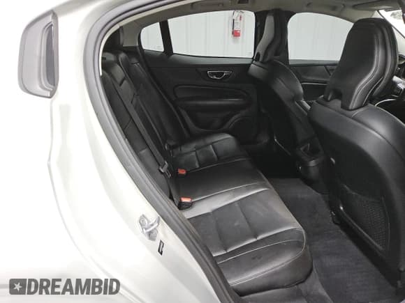 ✅ 2019 Volvo S60 Momentum • VIN: 7JR102FK3KG002524 • Лот: 80511285. Опубликован ранее на Copart с пробегом 84 051 миль. Бесплатный доступ к архиву аукционных продаж из США и подробный отчёт об истории автомобиля на DreamBid. Изображение 10.