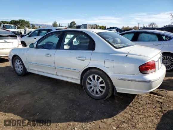 2004 Hyundai Sonata GLS z VIN KMHWF35HX4A975027, wystawiony jako Copart lot #82652354 z przebiegiem 148 296 mil mil oraz Szkoda całkowita • Salvage title. Historia ofert i sprzedaży dostępna na DreamBid. Obrazek 2.