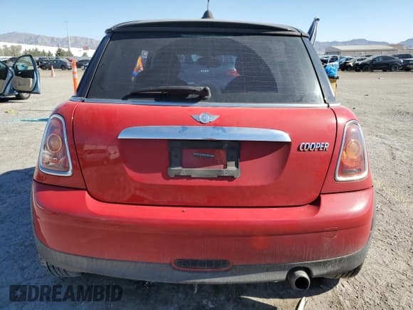 ✅ 2010 MINI Hardtop • VIN: WMWMF3C59ATZ64473 • Lot: 56569095. Wystawiony na Copart z przebiegiem 104 146 mil. Bezpłatny archiwum sprzedaży aukcyjnych z USA i szczegółowy raport historii pojazdu na DreamBid. Zdjęcie 6.