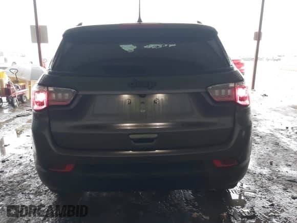 2021 Jeep Compass 80th Anniversary z VIN 3C4NJCEB6MT577171, wystawiony jako IAAI lot #42189493 z przebiegiem 42 531 mil mil oraz . Historia ofert i sprzedaży dostępna na DreamBid. Obrazek 17.