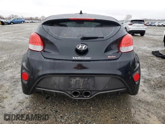 ✅ 2015 Hyundai Veloster Turbo • VIN: KMHTC6AE8FU235003 • Lot: 84561424. Wystawiony na Copart z przebiegiem 123 042 mil. Bezpłatny archiwum sprzedaży aukcyjnych z USA i szczegółowy raport historii pojazdu na DreamBid. Zdjęcie 6.