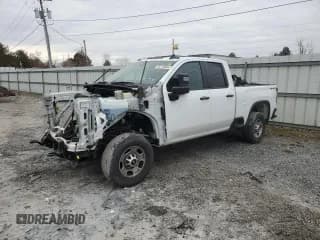 ✅ 2023 Chevrolet Silverado 2500HD Work Truck • VIN: 1GC5YLE70PF128901 • Lot: 83716604. Wystawiony na Copart z przebiegiem Nie podano. Bezpłatny archiwum sprzedaży aukcyjnych z USA i szczegółowy raport historii pojazdu na DreamBid. Zdjęcie 1.