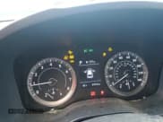 ✅ 2022 Hyundai Venue Limited • VIN: KMHRC8A3XNU187748 • Lot: 51633135. Wystawiony na Copart z przebiegiem 59 933 mil. Bezpłatny archiwum sprzedaży aukcyjnych z USA i szczegółowy raport historii pojazdu na DreamBid. Zdjęcie 9.