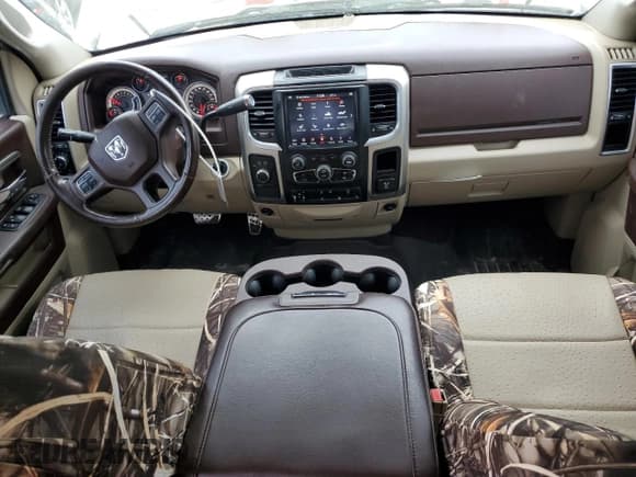 ✅ 2018 Ram 2500 Big Horn • VIN: 3C6UR5MJXJG117001 • Lot: 48939635. Wystawiony na Copart z przebiegiem 96 332 mil. Bezpłatny archiwum sprzedaży aukcyjnych z USA i szczegółowy raport historii pojazdu na DreamBid. Zdjęcie 8.