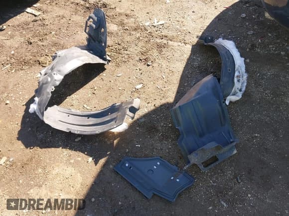 ✅ 2014 Toyota Corolla LE • VIN: 5YFBURHE4EP030018 • Lot: 43406233. Listed on IAAI with 122,500 mi. Free auction sales archive from the USA and detailed vehicle history report at DreamBid. Image 12.