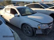 ✅ 2012 Dodge Avenger SXT • VIN: 1C3CDZCB2CN219833 • Лот: 70539394. Опубликован ранее на Copart с пробегом Не указан. Бесплатный доступ к архиву аукционных продаж из США и подробный отчёт об истории автомобиля на DreamBid. Изображение 4.