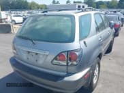 ✅ 2002 Lexus RX 300 • VIN: JTJGF10U320144793 • Lot: 43033571. Wystawiony na IAAI z przebiegiem 202 293 mil. Bezpłatny archiwum sprzedaży aukcyjnych z USA i szczegółowy raport historii pojazdu na DreamBid. Zdjęcie 4.