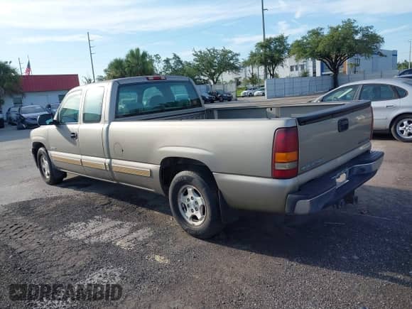 2002 Chevrolet Silverado 1500 с VIN 1GCEC19T92E289045, выставлен на аукционе IAAI как лот 42705660 с пробегом 166 439 миль миль и . История ставок и продаж доступна на DreamBid. Изображение 3.