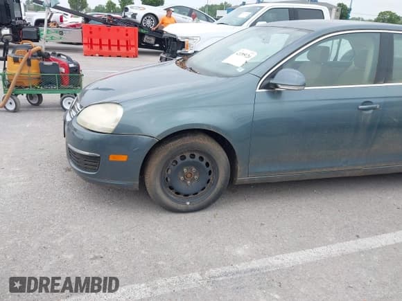 ✅ 2006 Volkswagen Jetta 2.5L • VIN: 3VWSF71K36M626385 • Lot: 42288120. Listed on IAAI with 135,413 mi. Free auction sales archive from the USA and detailed vehicle history report at DreamBid. Image 13.