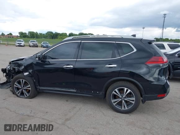✅ 2018 Nissan Rogue S • VIN: 5N1AT2MV6JC835853 • Лот: 42321419. Опубликован ранее на IAAI с пробегом 136 382 миль. Бесплатный доступ к архиву аукционных продаж из США и подробный отчёт об истории автомобиля на DreamBid. Изображение 14.