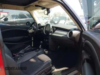 2011 MINI Hardtop with VIN WMWSU3C54BT098017, listed as a IAAI auction lot 42438687 with 138,609 mi miles and . Bid and sale history available at DreamBid. Image 5.