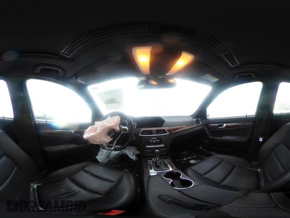 ✅ 2013 Mercedes-Benz C 300 Sport • VIN: WDDGF8AB3DR262761 • Лот: 41310928. Опубликован ранее на IAAI с пробегом 104 396 миль. Бесплатный доступ к архиву аукционных продаж из США и подробный отчёт об истории автомобиля на DreamBid. Изображение 19.