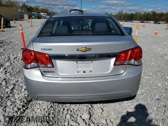 ✅ 2016 Chevrolet Cruze LT • VIN: 1G1PE5SB2G7172603 • Lot: 82471525. Wystawiony na Copart z przebiegiem 62 415 mil. Bezpłatny archiwum sprzedaży aukcyjnych z USA i szczegółowy raport historii pojazdu na DreamBid. Zdjęcie 6.