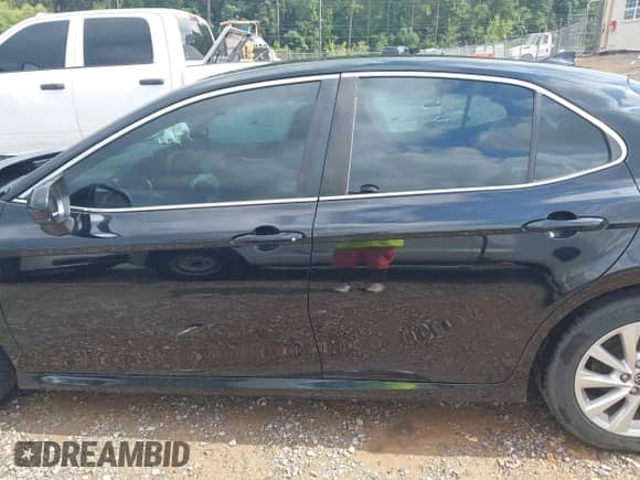 2021 Toyota Camry LE z VIN 4T1C11AK3MU543126, wystawiony jako IAAI lot #42989304 z przebiegiem 71 743 mil mil oraz . Historia ofert i sprzedaży dostępna na DreamBid. Obrazek 15.