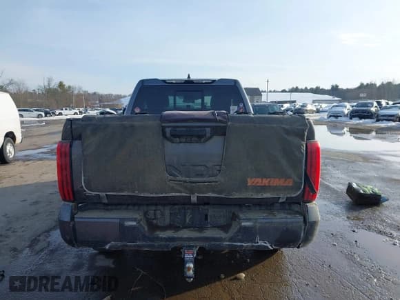 ✅ 2022 Toyota Tundra SR5 • VIN: 5TFLA5DA7NX052363 • Лот: 41627840. Опубликован ранее на IAAI с пробегом 35 181 миль. Бесплатный доступ к архиву аукционных продаж из США и подробный отчёт об истории автомобиля на DreamBid. Изображение 16.