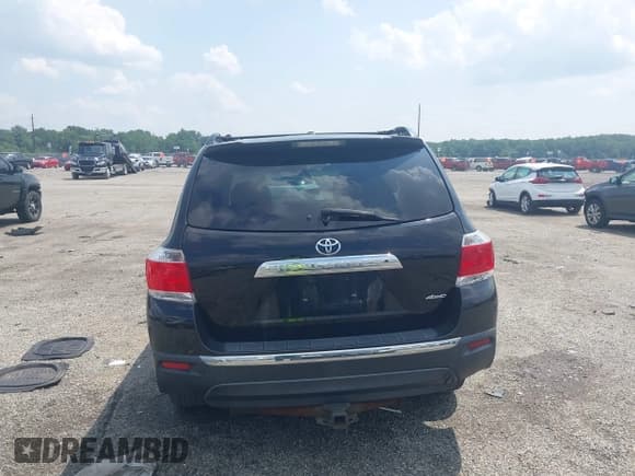 ✅ 2012 Toyota Highlander • VIN: 5TDBK3EHXCS152212 • Lot: 42791779. Wystawiony na IAAI z przebiegiem 199 687 mil. Bezpłatny archiwum sprzedaży aukcyjnych z USA i szczegółowy raport historii pojazdu na DreamBid. Zdjęcie 16.