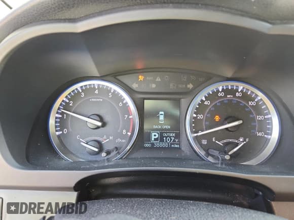 ✅ 2015 Toyota Highlander LE Plus • VIN: 5TDZKRFH5FS118506 • Лот: 84758805. Опубликован ранее на Copart с пробегом 388 881 миль. Бесплатный доступ к архиву аукционных продаж из США и подробный отчёт об истории автомобиля на DreamBid. Изображение 9.