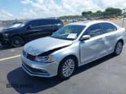 ✅ 2015 Volkswagen Jetta SE • VIN: 3VWD07AJ5FM340040 • Лот: 42296755. Опубликован ранее на IAAI с пробегом 94 050 миль. Бесплатный доступ к архиву аукционных продаж из США и подробный отчёт об истории автомобиля на DreamBid. Изображение 2.