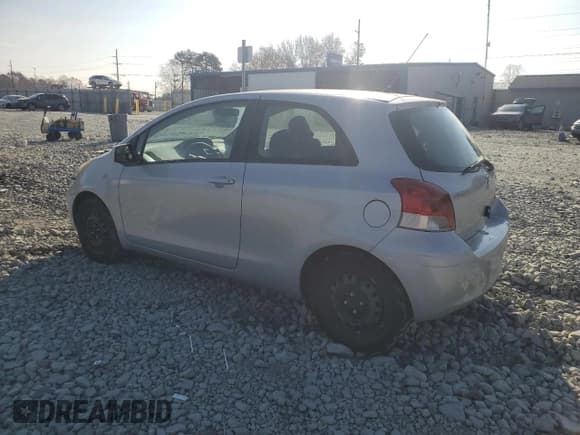 ✅ 2010 Toyota Yaris • VIN: JTDJT4K30A5315783 • Лот: 93036135. Опубликован ранее на Copart с пробегом 121 834 миль. Бесплатный доступ к архиву аукционных продаж из США и подробный отчёт об истории автомобиля на DreamBid. Изображение 2.