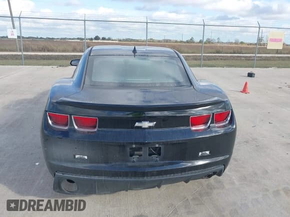 ✅ 2012 Chevrolet Camaro 1LS • VIN: 2G1FE1E36C9198011 • Lot: 43695976. Listed on IAAI with 237,438 mi. Free auction sales archive from the USA and detailed vehicle history report at DreamBid. Image 16.