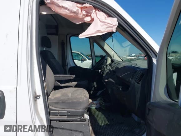 ✅ 2017 Ram ProMaster Cargo • VIN: 3C6TRVCG7HE521171 • Lot: 43801847. Wystawiony na IAAI z przebiegiem 159 562 mil. Bezpłatny archiwum sprzedaży aukcyjnych z USA i szczegółowy raport historii pojazdu na DreamBid. Zdjęcie 5.