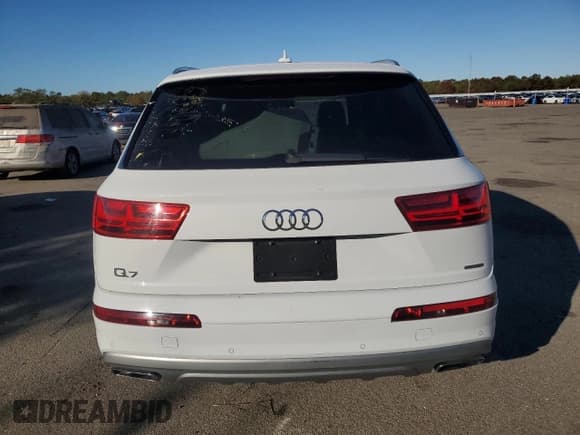 ✅ 2019 Audi Q7 Premium • VIN: WA1AHAF78KD049458 • Lot: 86178545. Wystawiony na Copart z przebiegiem 139 057 mil. Bezpłatny archiwum sprzedaży aukcyjnych z USA i szczegółowy raport historii pojazdu na DreamBid. Zdjęcie 6.