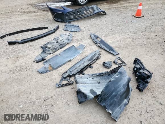 2021 Toyota Camry Hybrid LE with VIN 4T1C31AK1MU567533, listed as a Copart auction lot 71048195 with 126,793 mi miles and Salvage title. Bid and sale history available at DreamBid. Image 12.