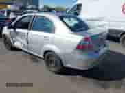 2010 Chevrolet Aveo 1LT z VIN KL1TD5DE1AB072875, wystawiony jako IAAI lot #43335385 z przebiegiem 149 819 mil mil oraz . Historia ofert i sprzedaży dostępna na DreamBid. Obrazek 3.