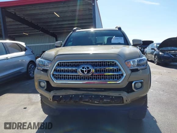 ✅ 2017 Toyota Tacoma SR5 • VIN: 3TMDZ5BN4HM020855 • Lot: 43488510. Listed on IAAI with 139,180 mi. Free auction sales archive from the USA and detailed vehicle history report at DreamBid. Image 13.