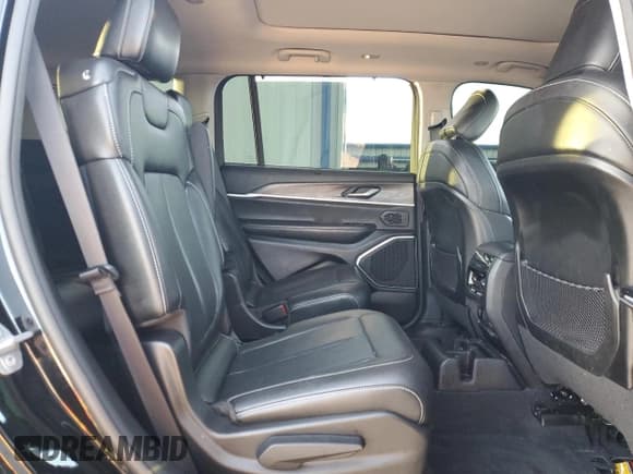 ✅ 2023 Jeep Grand Cherokee Limited • VIN: 1C4RJJBG5P8110610 • Lot: 92602745. Listed on Copart with 50,581 mi. Free auction sales archive from the USA and detailed vehicle history report at DreamBid. Image 11.
