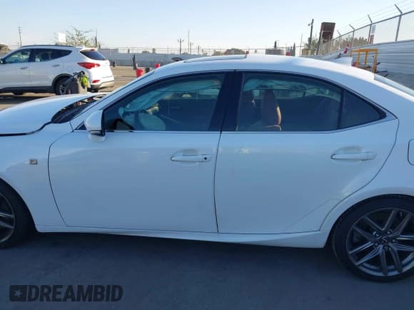 ✅ 2017 Lexus IS 200t • VIN: JTHBA1D24H5059606 • Лот: 41637108. Опубликован ранее на IAAI с пробегом 70 787 миль. Бесплатный доступ к архиву аукционных продаж из США и подробный отчёт об истории автомобиля на DreamBid. Изображение 15.