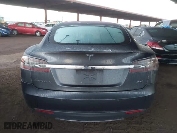 ✅ 2015 Tesla Model S 85D • VIN: 5YJSA1E2XFF116080 • Лот: 43769257. Опубликован ранее на IAAI с пробегом Не указан. Бесплатный доступ к архиву аукционных продаж из США и подробный отчёт об истории автомобиля на DreamBid. Изображение 16.