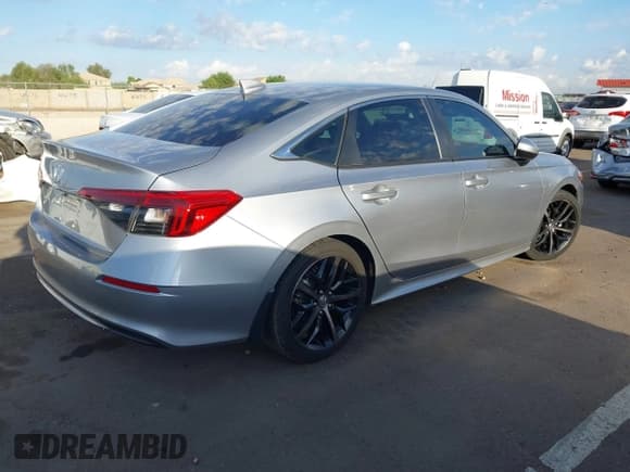 ✅ 2023 Honda Civic LX • VIN: 2HGFE2F28PH548982 • Lot: 43316557. Wystawiony na IAAI z przebiegiem 54 555 mil. Bezpłatny archiwum sprzedaży aukcyjnych z USA i szczegółowy raport historii pojazdu na DreamBid. Zdjęcie 4.