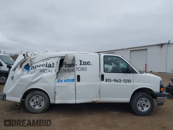 ✅ 2017 GMC Savana • VIN: 1GTZ7GFF3H1116399 • Lot: 41904281. Wystawiony na IAAI z przebiegiem 159 077 mil. Bezpłatny archiwum sprzedaży aukcyjnych z USA i szczegółowy raport historii pojazdu na DreamBid. Zdjęcie 13.