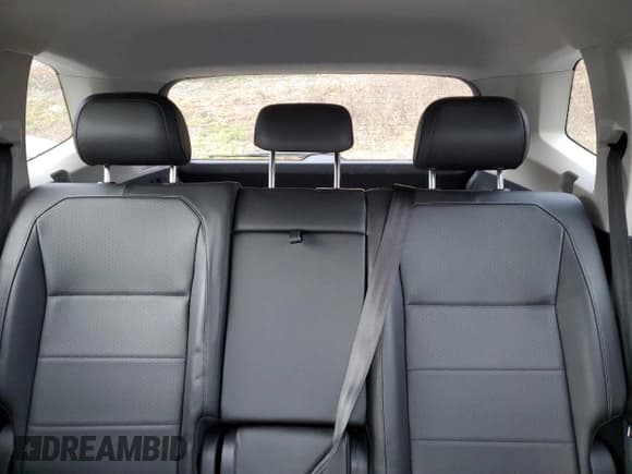 ✅ 2018 Volkswagen Tiguan SEL • VIN: 3VV2B7AX2JM170948 • Лот: 93467515. Опубликован ранее на Copart с пробегом 25 125 миль. Бесплатный доступ к архиву аукционных продаж из США и подробный отчёт об истории автомобиля на DreamBid. Изображение 10.